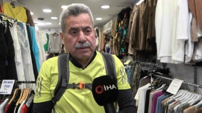 Bursa’da 66 yaşındaki esnaf Enver Koç, Ramazan ayında hem orucunu