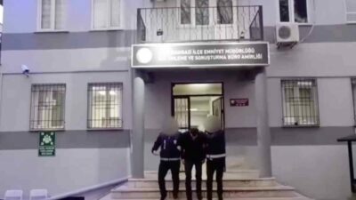 Bursa’da haklarında kesinleşmiş hapis cezası bulunan 2 şahıs, polis ekiplerinin
