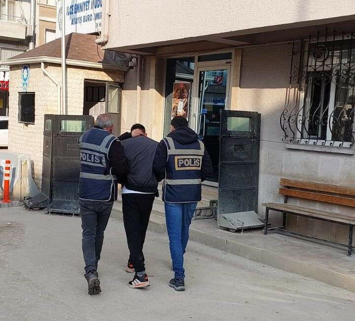 Bursa’nın Mustafakemalpaşa ilçesinde 10 yıl kesinleşmiş hapis cezası bulunan şüpheli