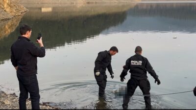 Bursa’nın Osmangazi ilçesinde bulunan Demirtaş Barajı’nda erkek cesedi bulundu. Edinilen