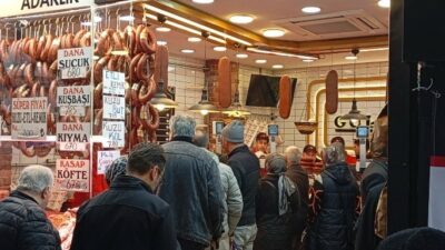 Bursa’da Ramazan bayramı öncesi vatandaşlar et alışverişi için özellikle ekonomik