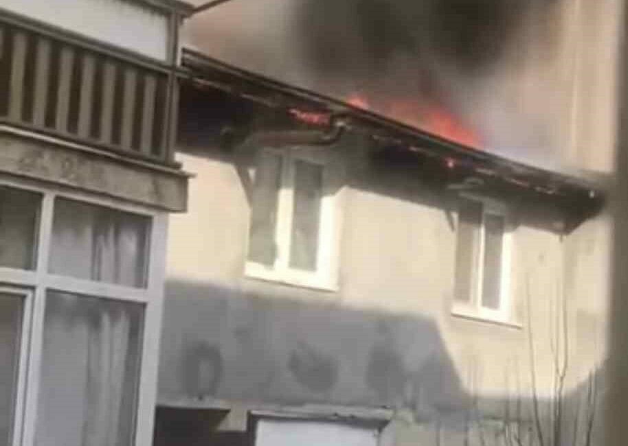 Bursa’da bir binanın çatı katında çıkan yangın mahallede paniğe neden