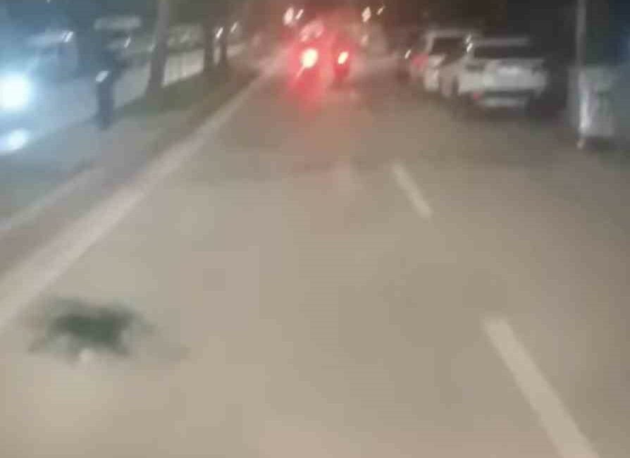 Bursa’nın Yıldırım ilçesi Erikli Mahallesi’nde motorize polis ekiplerinin ’dur’ ihtarına