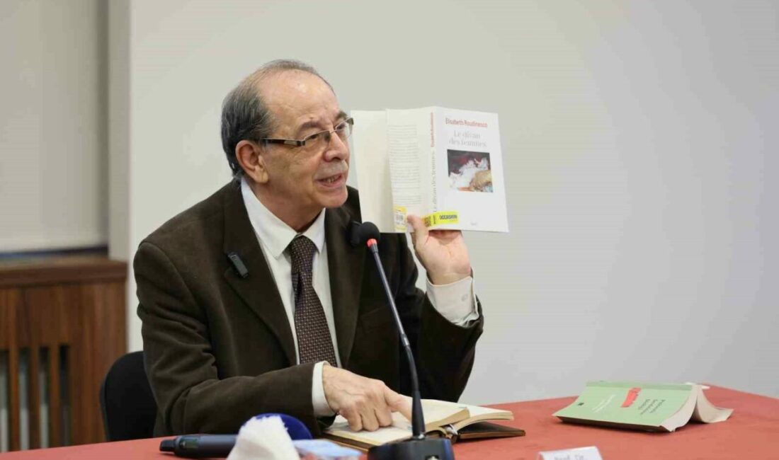 Bursa’da felsefe söyleşilerine yoğun ilgi Bursa Büyükşehir Belediyesi’nin ‘Kültür Fabrikası’ etkinlikleri kapsamında düzenlediği felsefe söyleşisinde,