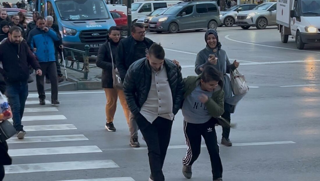 Bursa Valiliği, Karacabey ve Mudanya ilçeleri için kuvvetli rüzgâr ve