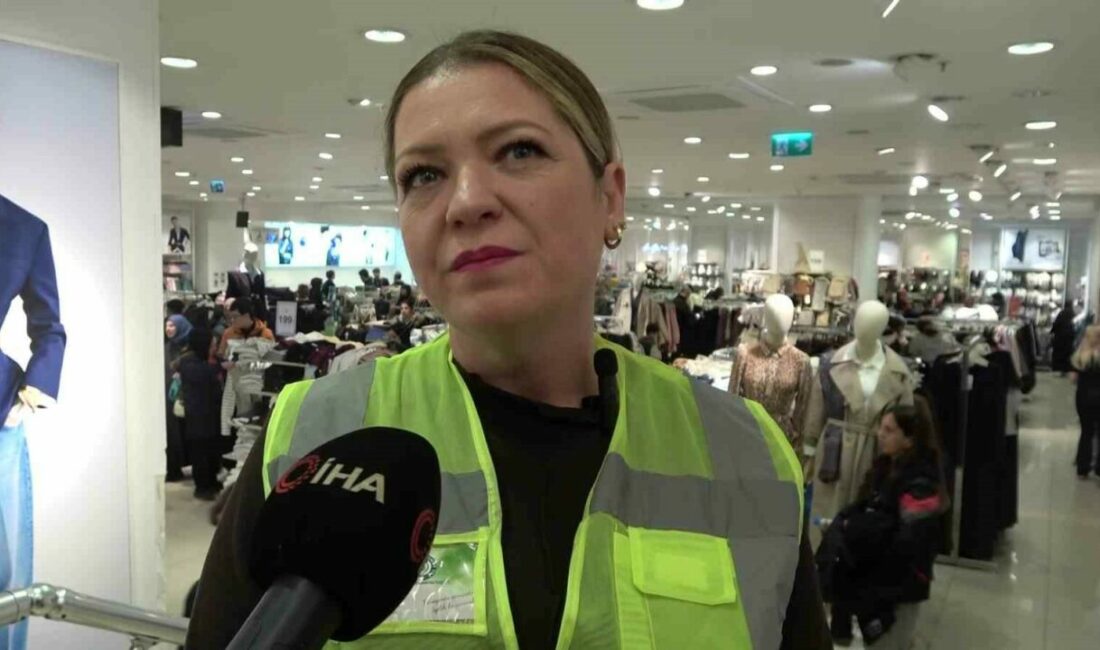 Bursa’da faaliyet gösteren bir dernek ihtiyaç sahibi çocukların yüzünü güldürmek