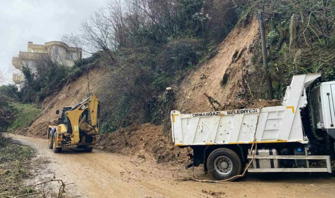 Bursa’da etkili olan yoğun yağış sonrası meydana gelen toprak kayması
