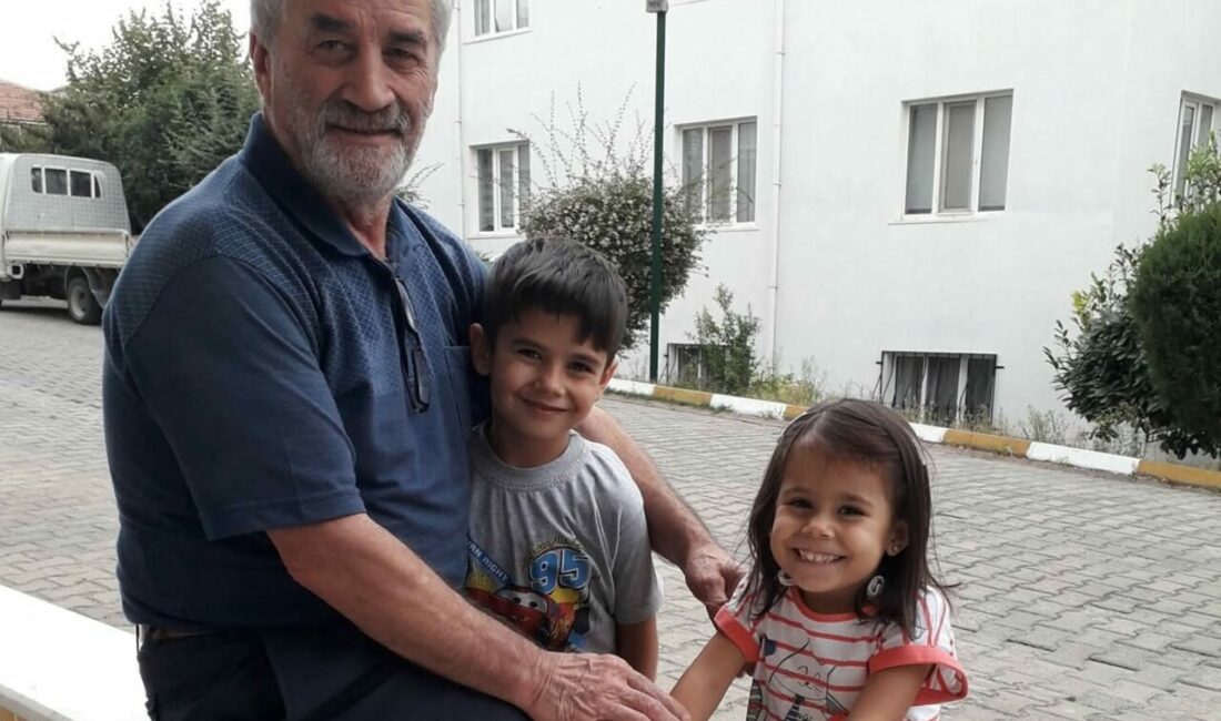 Bursa’nın İnegöl ilçesinde, sürücüsünün el frenini çekmeyi unuttuğu iddia edilen