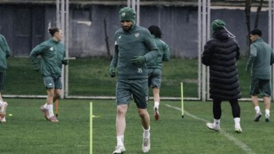 Bursaspor Güzide Gebzespor maçı öncesi tempoyu artırdı. Özlüce’de yapılan antrenmanda