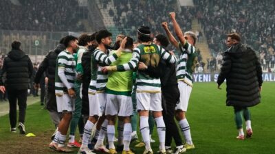 Bursaspor, Gebzespor karşısında ikinci yarıda bulduğu gollerle şampiyonluk yarışında önemli