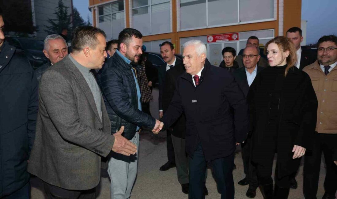 Bursa Büyükşehir Belediyesi tarafından Keles ilçesinde düzenlenen iftar programında vatandaşlarla