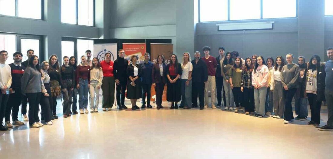 Nilüfer’de gençlerin fikirlerini özgürce dile getirebildiği ve kent yaşamına aktif