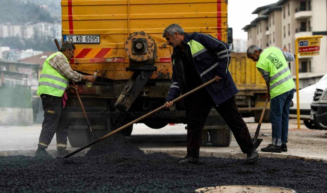Bursa Büyükşehir Belediyesi, altyapıdan üstyapıya kentin 17 ilçesinde hizmetlerini kesintisiz