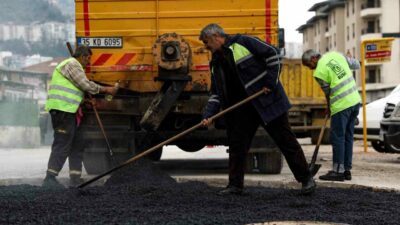 Bursa Büyükşehir Belediyesi, altyapıdan üstyapıya kentin 17 ilçesinde hizmetlerini kesintisiz