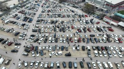 Bursa’da ikinci el otomobil pazarında bayram havasının erken yaşanması beklenirken,