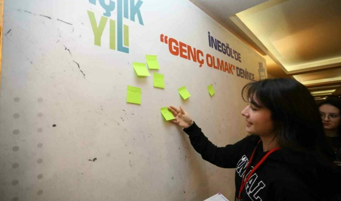 İnegöl’de söz gençlerin: 100’ü aşkın öğrenci geleceğin şehrini konuştu İnegöl Belediyesi tarafından 2026 yılının “Gençlik Yılı” ilan edilmesi kapsamında