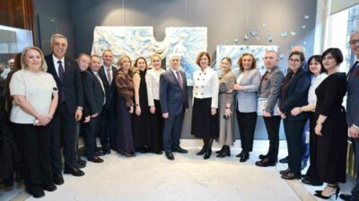 Bursa Büyükşehir Belediyesi, tamamen kadın emeğiyle üretilen eserlerden oluşan ‘Efsanelerle