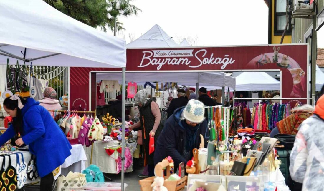 Kadın girişimciler ’Bayram Sokağı’ kapılarını açtı Kadın Girişimciler Bayram Sokağı, Sümbüllü Bahçe Konağı girişinde Osmangazililerin ziyaretine