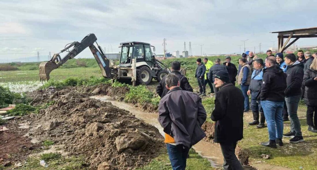 Karacabey’de günlerdir etkili olan yoğun yağışın ardından oluşan su baskını