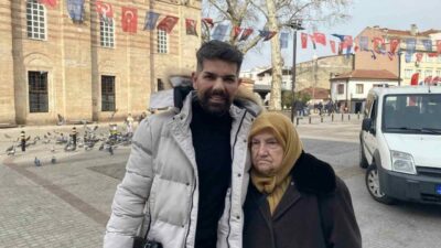 Ünlü sanatçı Mehmet Çevik, geçirdiği estetik operasyonun ardından Ramazan ayını