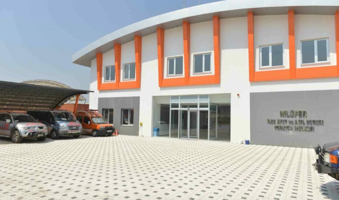 Nilüfer’de deprem haftası’nda uygulamalı afet eğitimi Nilüfer Belediyesi, 1-7 Mart Deprem haftası dolayısıyla eğitimler düzenliyor. Nilüfer