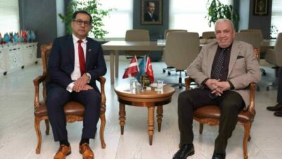 Nilüfer Belediye Başkanı Şadi Özdemir, Letonya Büyükelçisi Bahtijors Hasans’ı ağırladı.