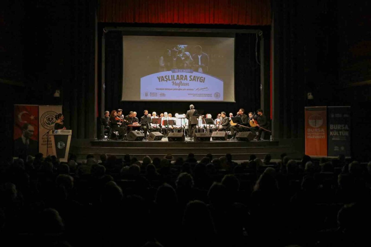 Bursa Büyükşehir Belediyesi’nin Aktif Yaşam Merkezi sakinleri, ‘Yaşlılara Saygı Haftası’