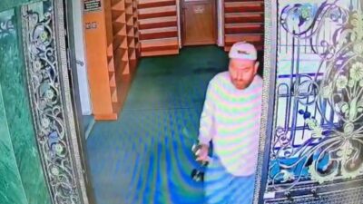 Bursa’nın Mudanya ilçesinde elinde balık oltasıyla camiye giren hırsız, imamın