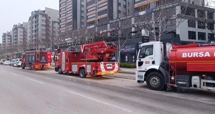Önce bir şubeyi sonra diğerini yaktı: Bursa’da kundakçı yakalandı Bursa’nın Nilüfer ilçesinde bir pizza zincirine ait iki şube, iddiaya