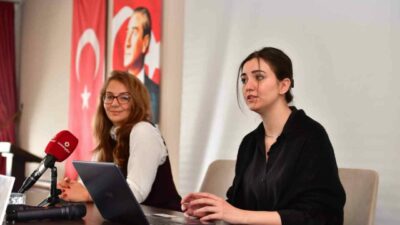 Osmangazi Belediyesi’nin kadın sağlığına ilişkin düzenlediği panele katılan uzman isimler,