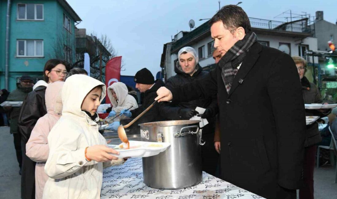 Ramazan ayının manevi atmosferi Osmangazi’de kurulan gönül sofralarında yaşanmaya devam