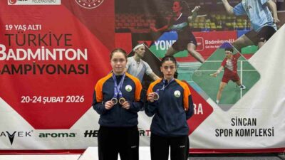 Osmangazi Belediyespor Badminton Takımı sporcuları, Ankara’da düzenlenen 19 Yaş Altı