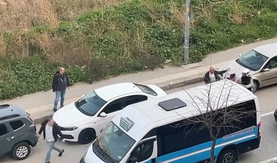 Bursa’nın Yıldırım ilçesinde motosiklet sürücüsü ile otomobil sürücüsü arasında çıkan