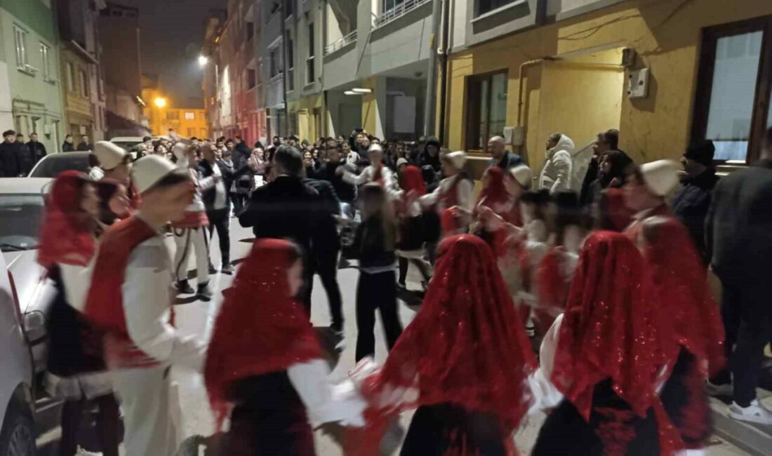 Rumeli geleneği Bursa’da sahura renk kattı Bursa’nın İnegöl ilçesinde, ramazan ayının ruhunu yaşatmak amacıyla vatandaşlar sahura