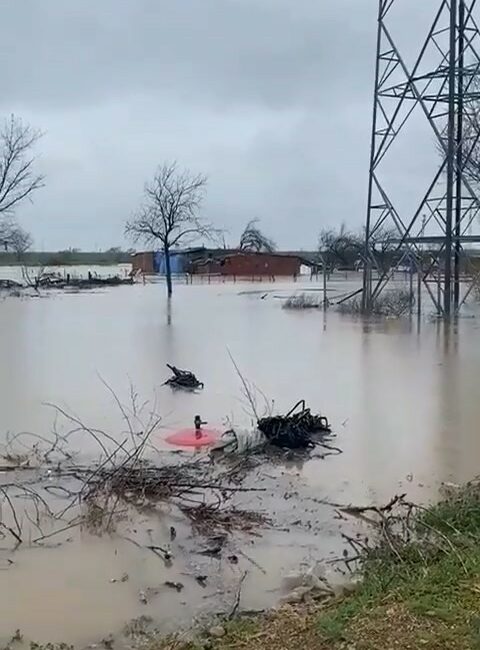 Bursa’da 3 gündür aralıksız devam eden sağanak yağış, toprak kaymaları