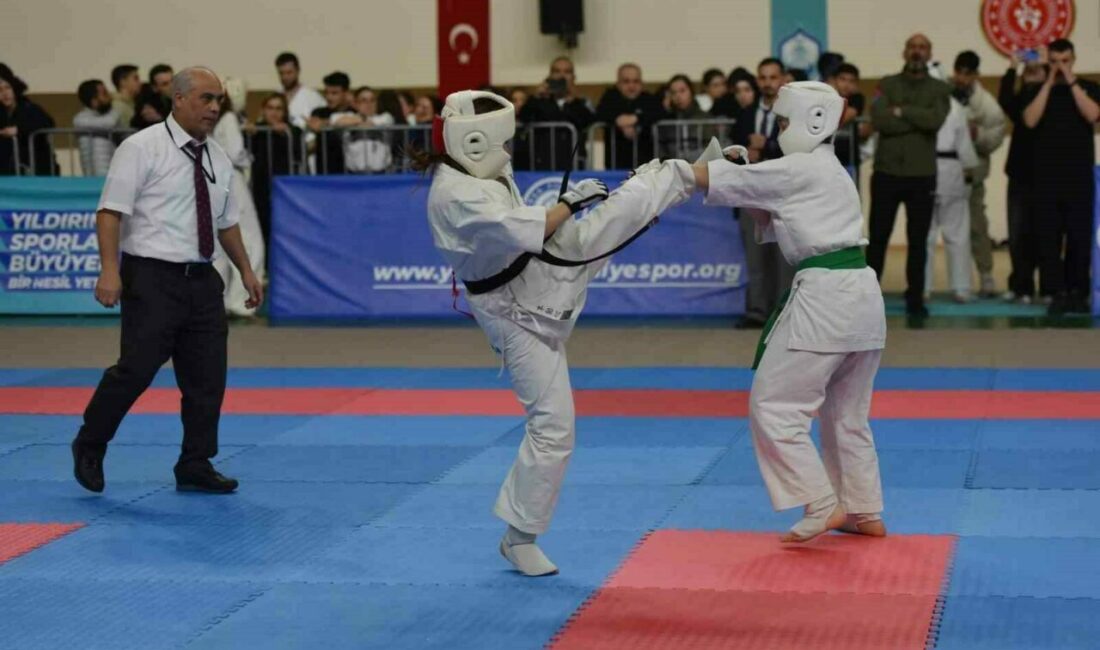 Spor alanındaki yatırım, proje ve başarılarıyla Bursa’ya örnek olan Yıldırım