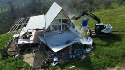 İznik Belediyesi, ilçedeki tarım arazilerinin korunması amacıyla kaçak yapılara yönelik