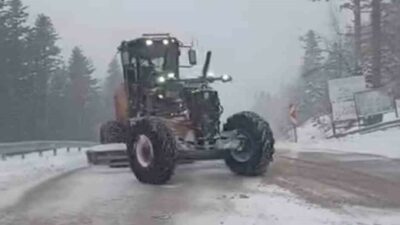 Bursa’da Ramazan Bayramı’nın birinci günü Uludağ’da etkili olan kar yağışı,