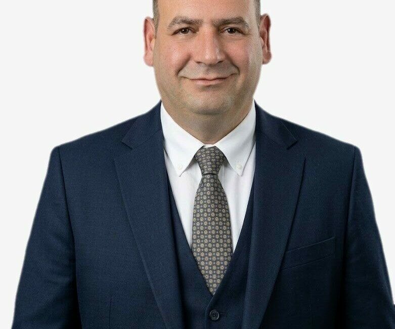 Yenişehir’de şoförler yeni başkanını seçti Yenişehir Şoförler ve Otomobilciler Esnaf Odası’nın rekor katılımla gerçekleştirdiği ve