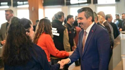 Yıldırım Belediye Başkanı Oktay Yılmaz, Ramazan Bayramı dolayısıyla, belediye çalışanlarıyla