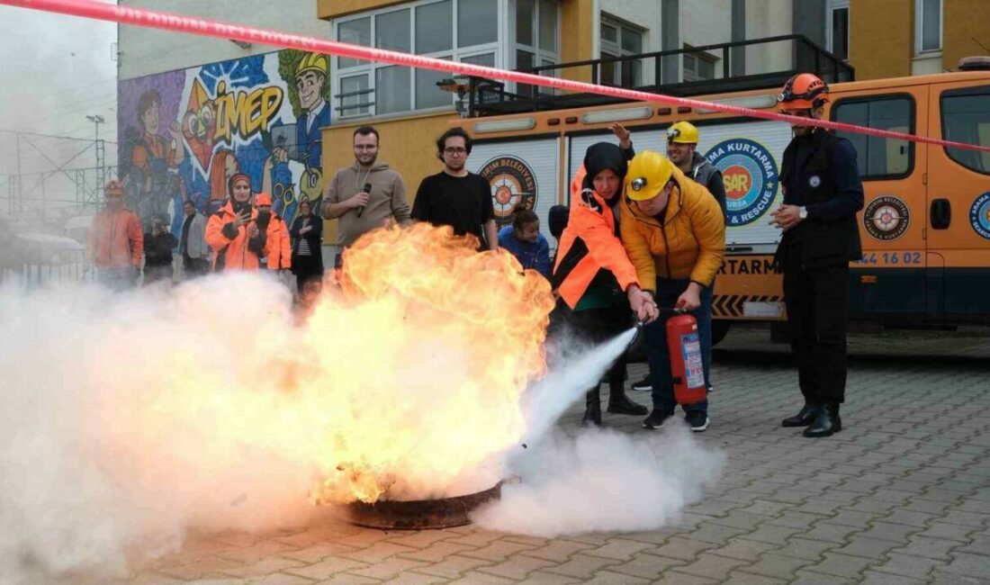 Yıldırım Belediyesi’nden nefes kesen tatbikat Yıldırım Belediyesi, 1-7 Mart Deprem Haftası etkinlikleri kapsamında Engelsiz Yaşam