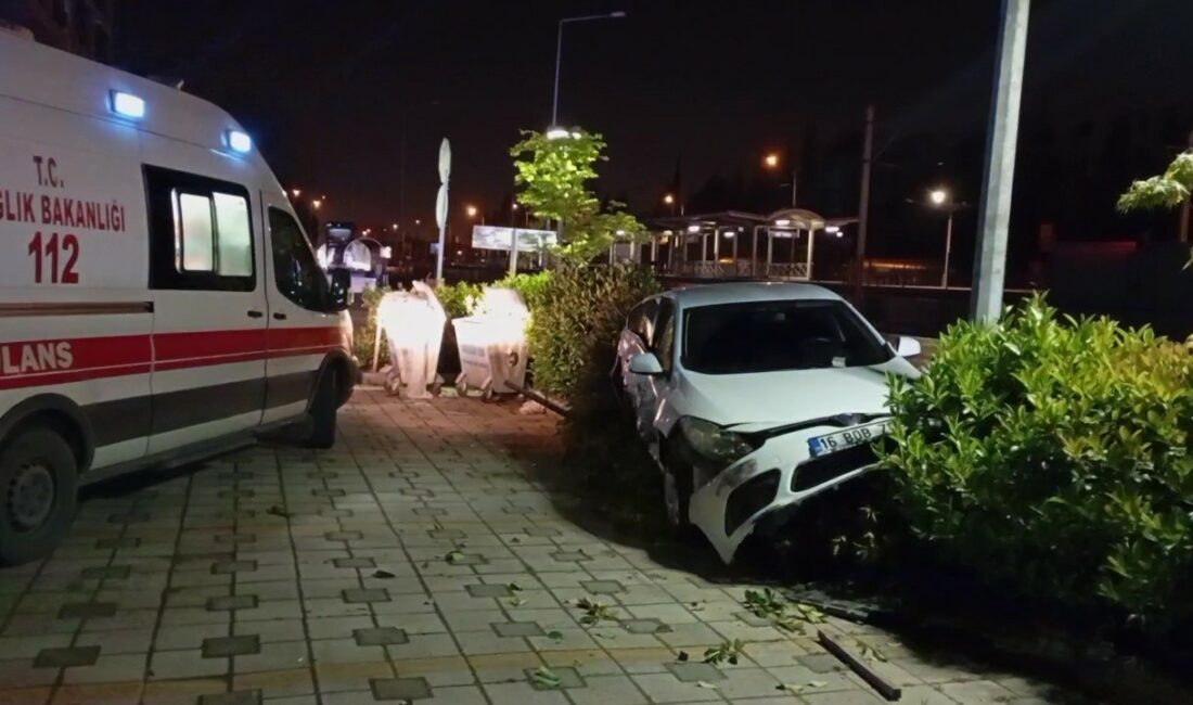 Bursa’da alkollü sürücünün neden olduğu kazada 2 araç hurdaya döndü,