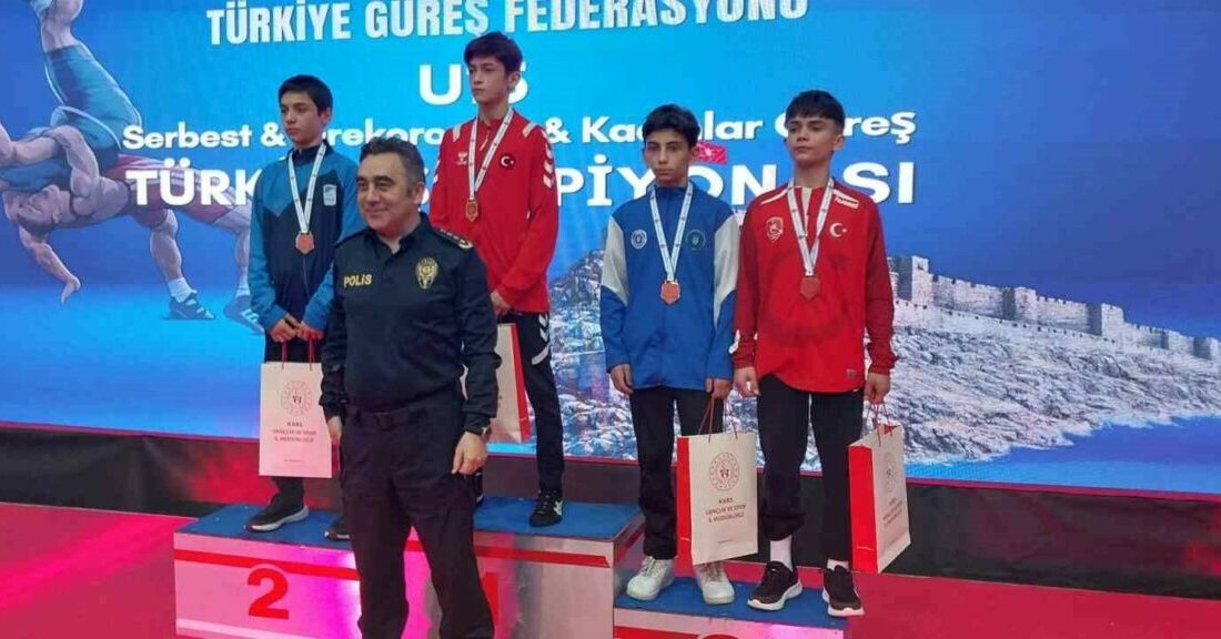 Türkiye Güreş Federasyonu tarafından Kars’ta düzenlenen U15 Türkiye Güreş Şampiyonası’nda