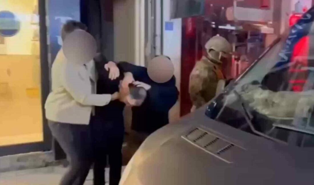 Bursa merkezli operasyonda 15 firari yakalandı Bursa İl Emniyet Müdürlüğü ekiplerince, çeşitli suçlardan aranan şahıslara yönelik