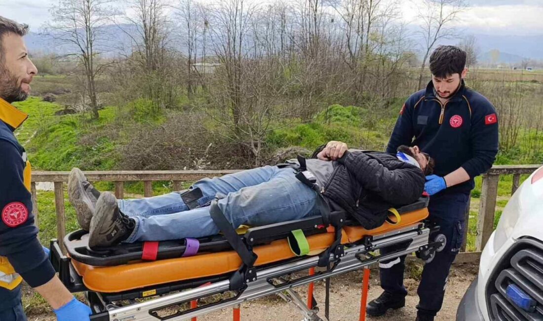 Bursa’nın İnegöl ilçesinde 3 aracın karıştığı zincirleme trafik kazasında 4