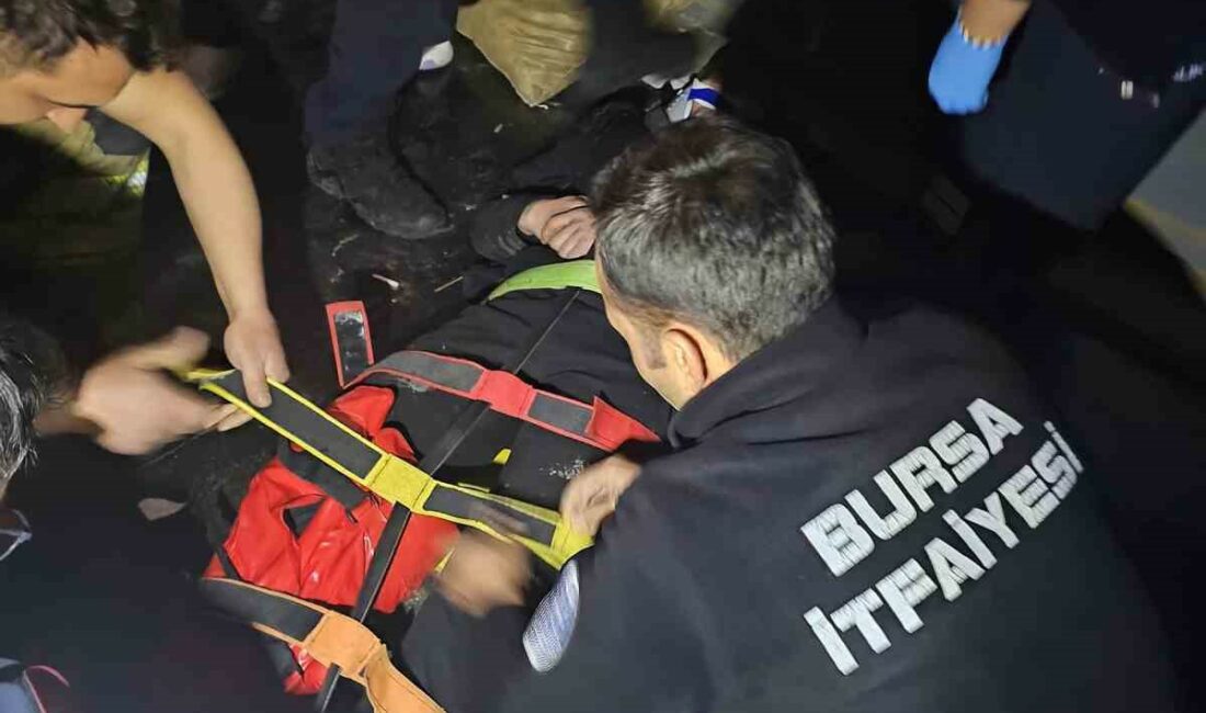 Bursa’da asansör boşluğuna düşen 17 yaşındaki genç ağır yaralandı Bursa’nın İnegöl ilçesinde faaliyet gösteren bir mobilya fabrikasında meydana gelen