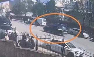 Bursa’nın İnegöl ilçesinde meydana gelen kazada drift atan kamyonetin çarptığı