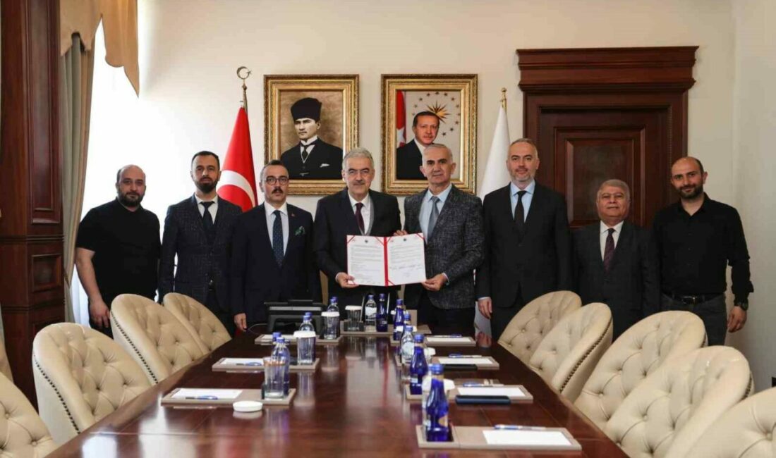 Bursa’da hayırseverden sağlığa anlamlı katkı Bursa Valisi Erol Ayyıldız, İnegöl ilçesinde hayırsever desteğiyle yapılacak “4