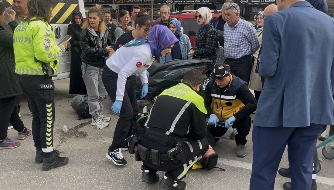 Bursa’nın Osmangazi ilçesinde meydana gelen trafik kazasında işçi servisine çarpan