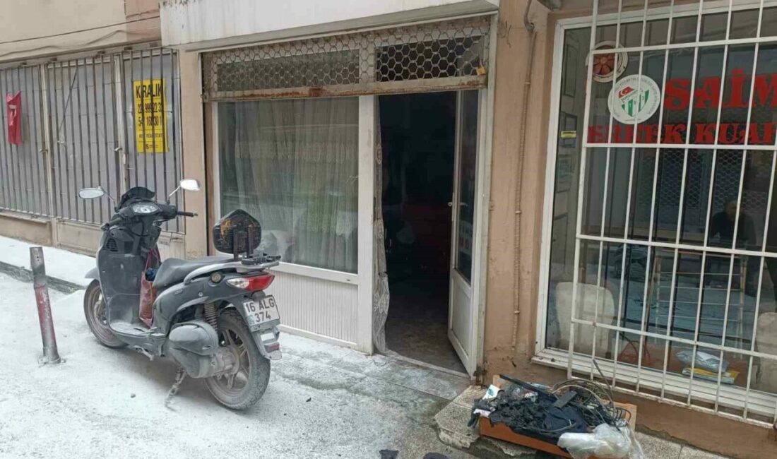 Bursa’da bir motosiklet tamir dükkanında jeneratörden çıkan yangın paniğe sebep